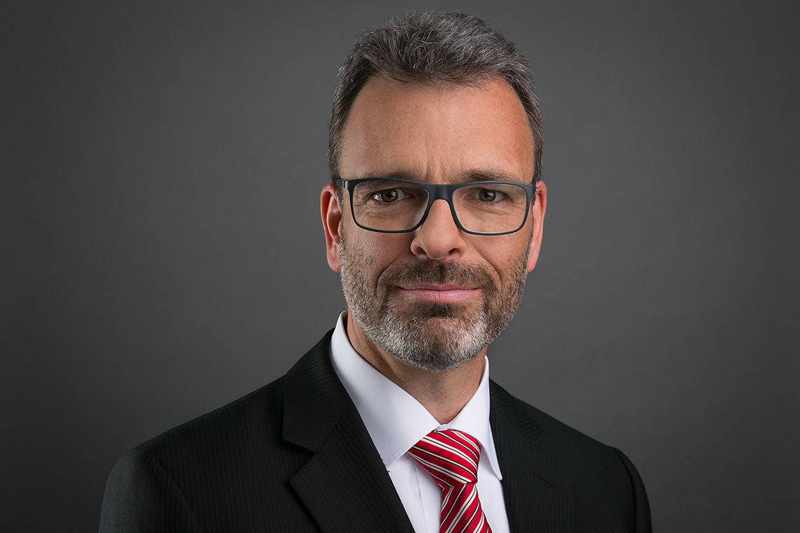 Kohler Schmid Möbus Patent Attorney: Jochen Schiz